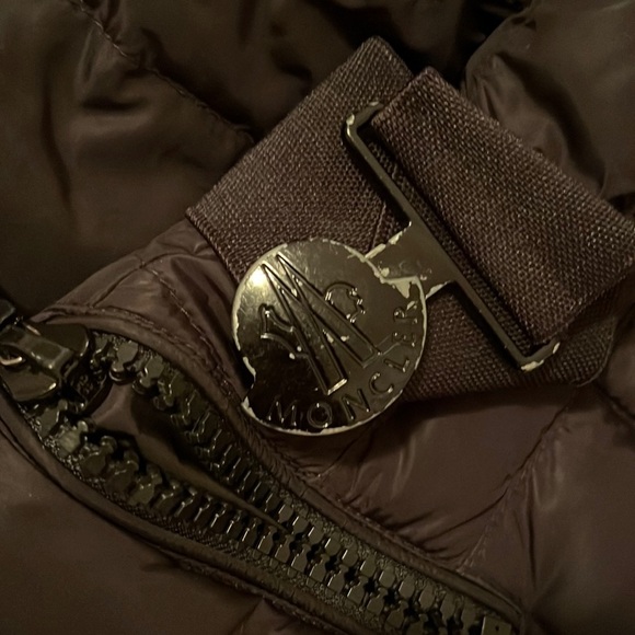 COPY - Genuine Moncler puffer coat with shoulder pads, super stylish in black, … - Picture 10 of 13